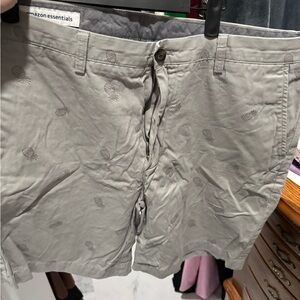 Men’s Amazon brand pineapple shorts